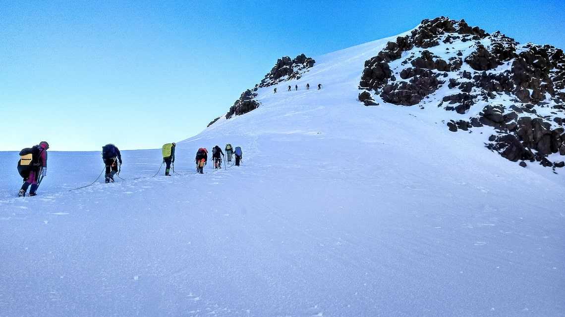 Между и над облаками с видом на Кавказский хребет - фото 6