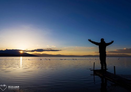 Світанок над озером Манасаровар