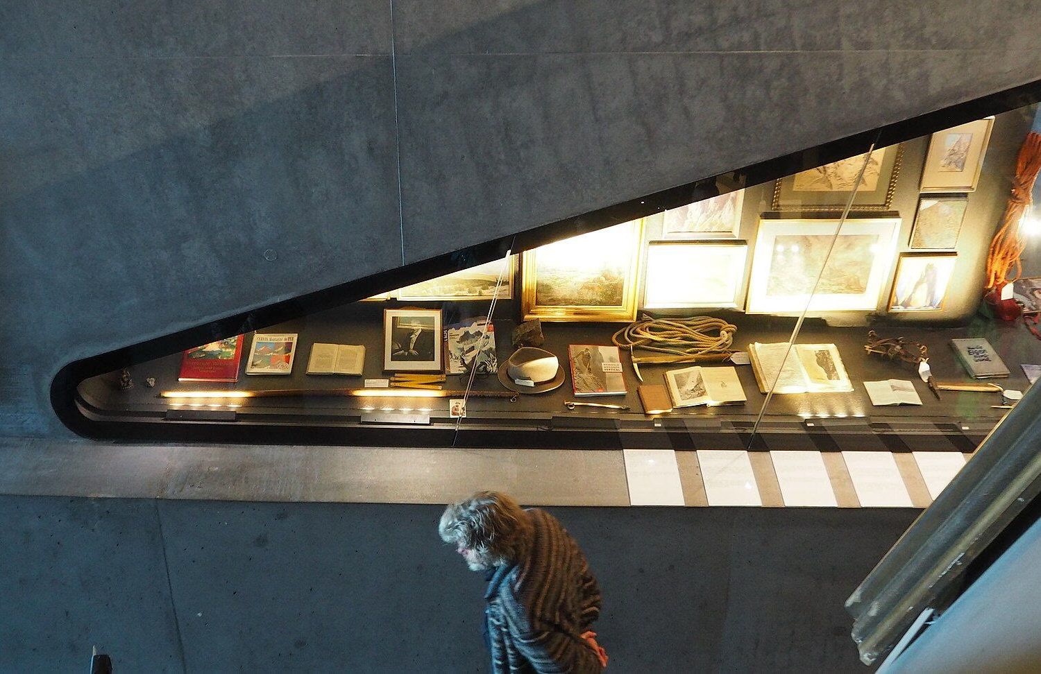 Райнгольд Месснер в експозиції музею Messner Mountain Museum Corones
